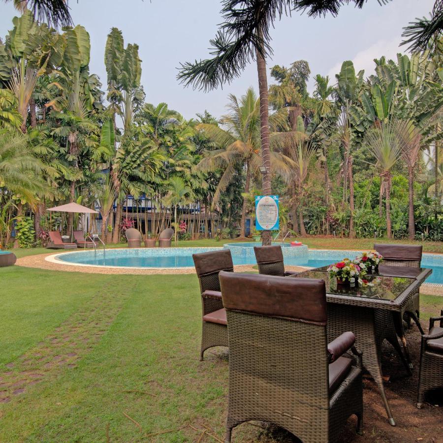 Godwin Goa Hotell Candolim Exteriör bild